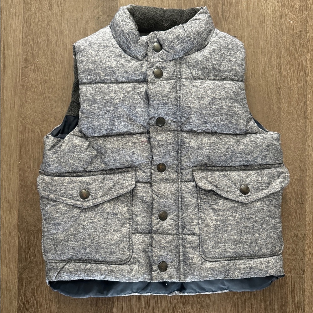 Purchased new and only worn by my child a few times, so it’s in great condition.